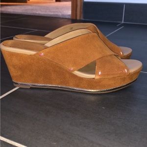 donald pliner suede wedge sandal size 8.5M